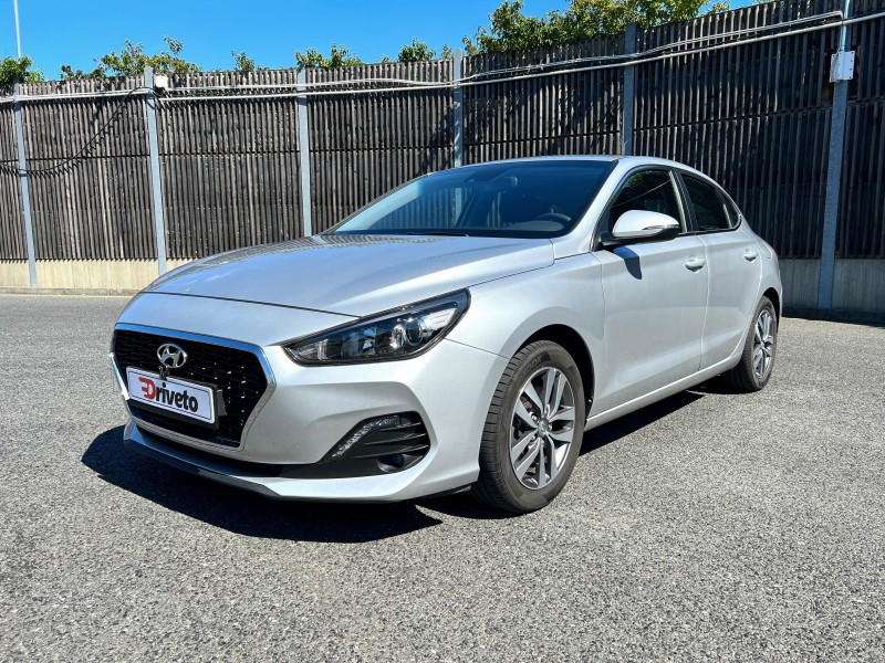 Hyundai i30 fastback (od 08/2018) Trikolor Komfort
