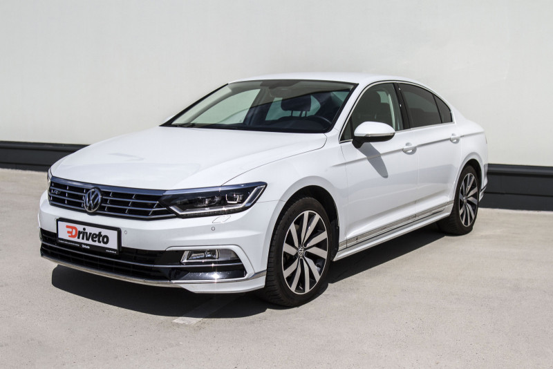 Volkswagen Passat Sedan (od 10/2014) Highline R-paket