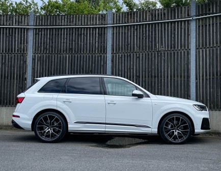 Audi Q7 (od 09/2019) S line