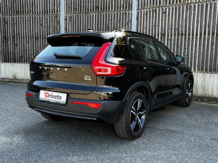 Volvo XC40 (od 02/2018) Plus Dark