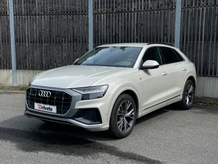 Audi Q8 S-line