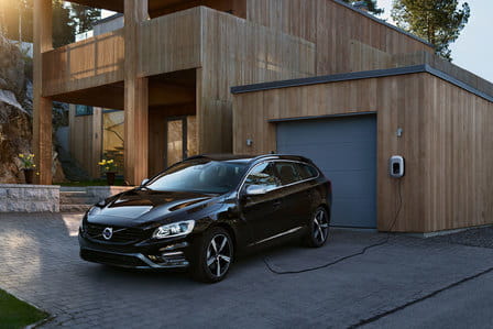 Volvo V60 (06/2014 - 12/2018) 2.0, 120 kW, Naftový, 4x4, Automatická převodovka