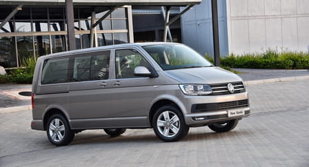 Volkswagen T6 Transporter Kombi 2.0 TDI BMT Mittelhochdach long DSG